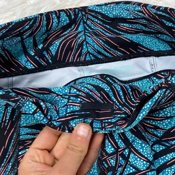 Lululemon Tight Stuff Tight Mini Palm Lace Tofino Teal Multi - Picture 3 of 5